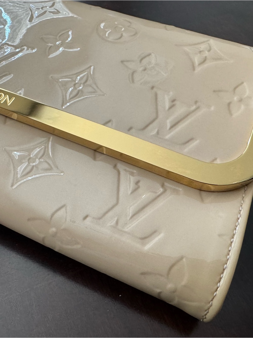 Louis Vuitton Pale Pink Vernis Patent Leather Wristlet Clutch with Gold Hardware - Picture 5 of 9